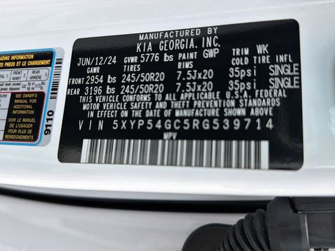 Used 2024 Kia Telluride SX w/ Towing Package FWD image 45