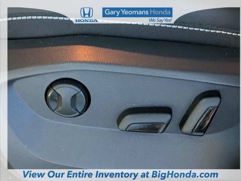 Used 2023 Volkswagen Taos SE FWD image 20