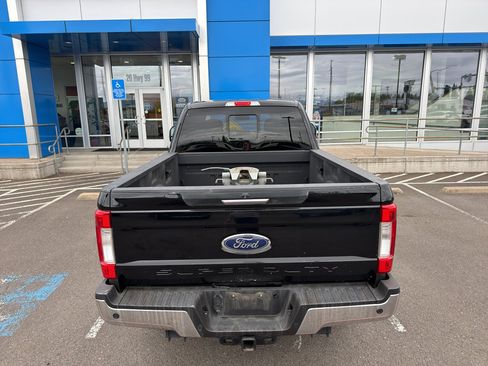 Used 2017 Ford F250 Lariat w/ Lariat Value Package AWD/4WD image 4