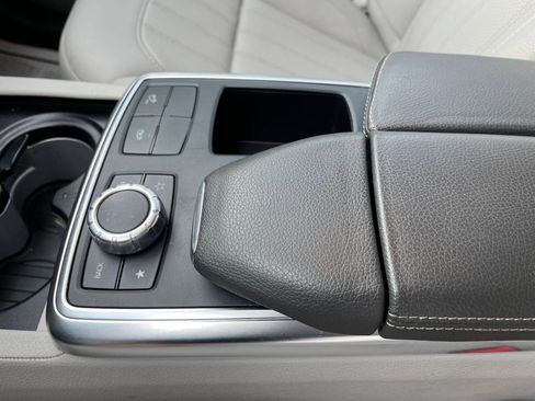 Used 2015 Mercedes-Benz GL 320 GL350 BlueTEC w/ Premium I Package image 46