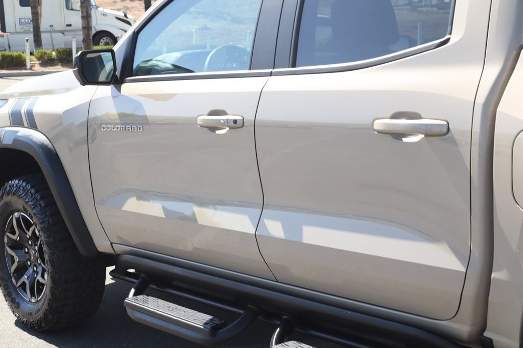 Used 2024 Chevrolet Colorado ZR2 w/ ZR2 Convenience Package III AWD/4WD image 17