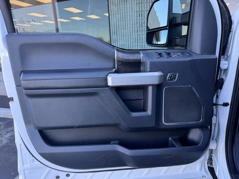 Used 2022 Ford F350 Lariat w/ Lariat Ultimate Package image 2