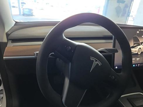 Used 2023 Tesla Model 3 Standard Range image 6