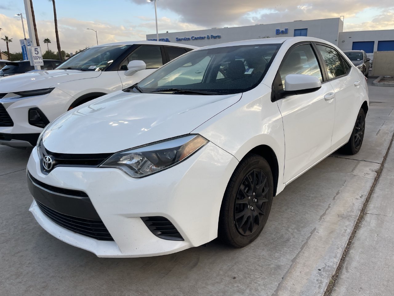 Used 2016 Toyota Corolla LE FWD image 2