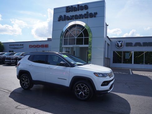 Used 2026 Jeep Compass Limited AWD/4WD image 1