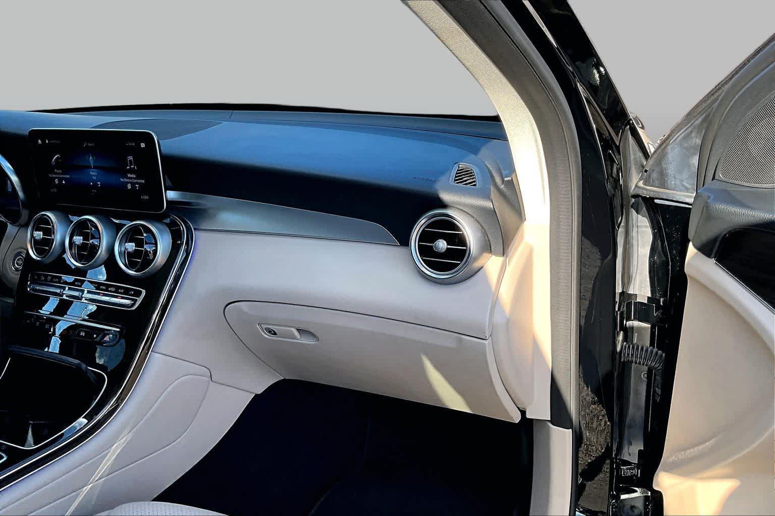 Used 2021 Mercedes-Benz GLC 300 image 21