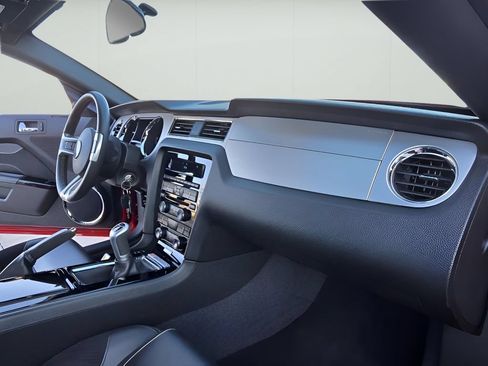 Used 2011 Ford Mustang GT Premium w/ Comfort Pkg RWD image 26
