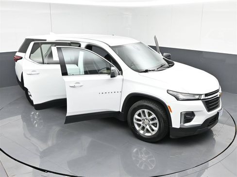 Used 2022 Chevrolet Traverse LS FWD image 37