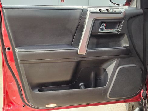 Used 2022 Toyota 4Runner SR5 Premium w/ Moonroof Package AWD/4WD image 20
