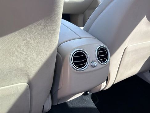 Used 2021 Mercedes-Benz GLC 300 image 37