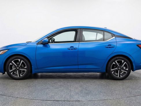 Used 2025 Nissan Sentra SV image 5