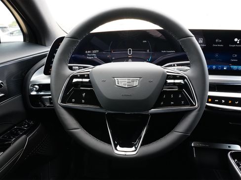 New 2025 Cadillac Lyriq Luxury image 10