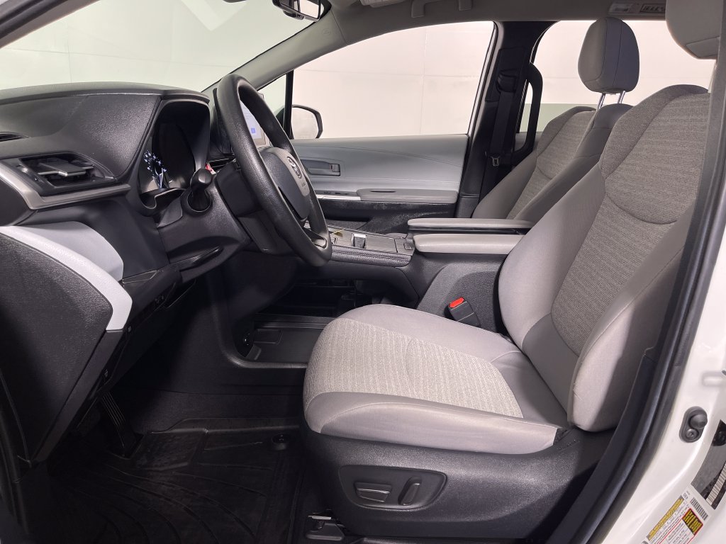 Certified 2026 Toyota Sienna LE FWD image 12