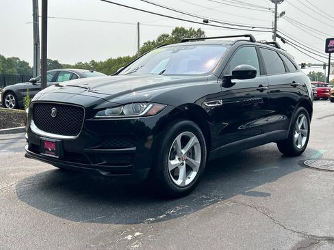 Used 2017 Jaguar F-PACE Premium image 7