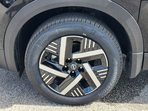 New 2026 Nissan Kicks SV image 7
