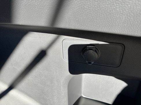 New 2025 Toyota RAV4 XLE image 40