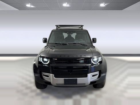 Used 2023 Land Rover Defender 110 S image 6