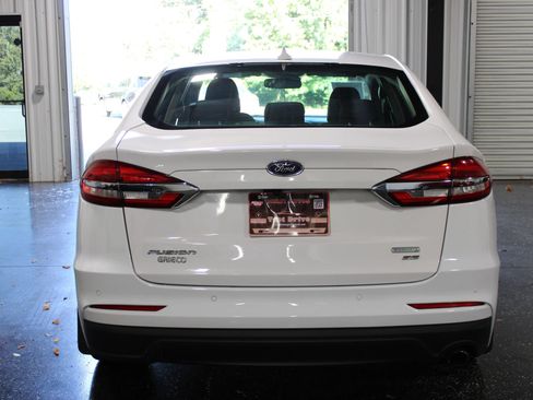 Used 2020 Ford Fusion SE FWD image 4