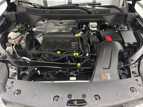 Used 2025 Chevrolet Trax LT w/ LT Convenience Package FWD image 37