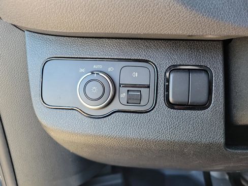 Used 2025 Mercedes-Benz Sprinter 2500 image 13