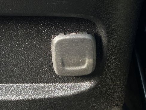 Used 2023 Chevrolet Malibu LT image 32