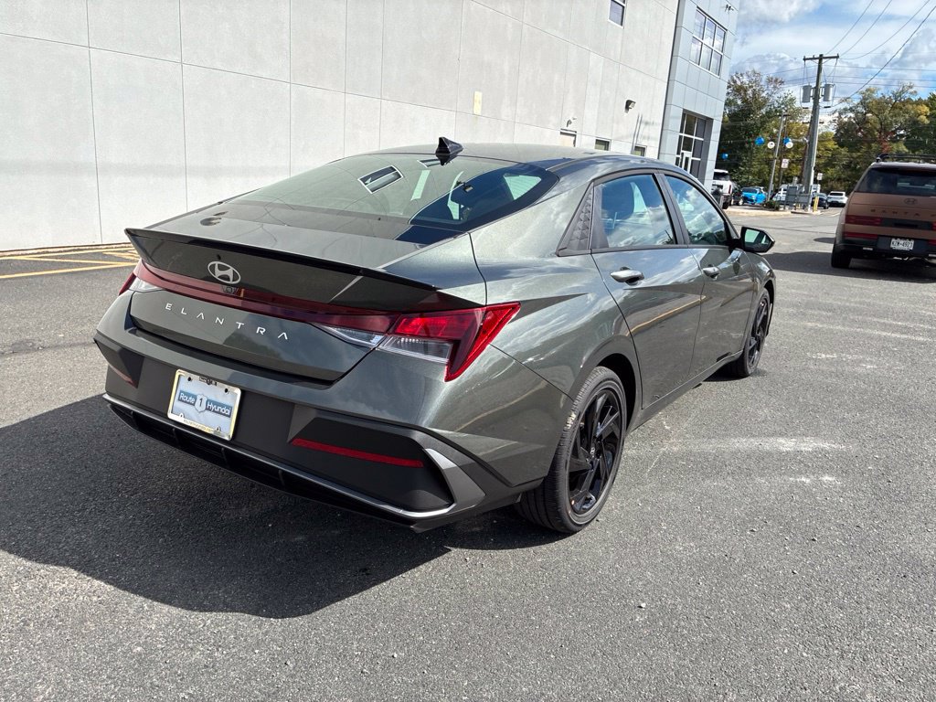 New 2026 Hyundai Elantra SEL Sport FWD image 7