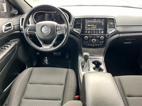 Used 2022 Jeep Grand Cherokee Laredo E image 4