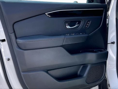 Used 2025 Honda Pilot EX-L image 22