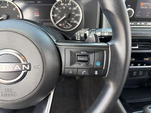 Used 2024 Nissan Rogue SV image 26