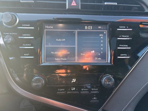 Used 2019 Toyota Camry SE image 8