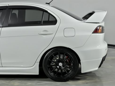 Used 2014 Mitsubishi Lancer Evolution GSR image 9