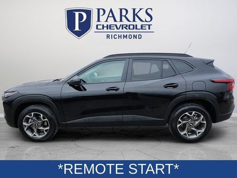 Certified 2025 Chevrolet Trax LT w/ LT Convenience Package image 5