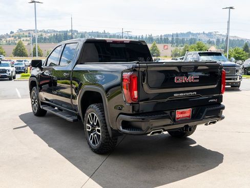 Used 2025 GMC Sierra 1500 AT4 w/ Technology Package AWD/4WD image 5