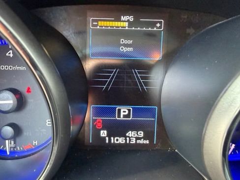 Used 2017 Subaru Outback 2.5i Premium AWD/4WD image 12