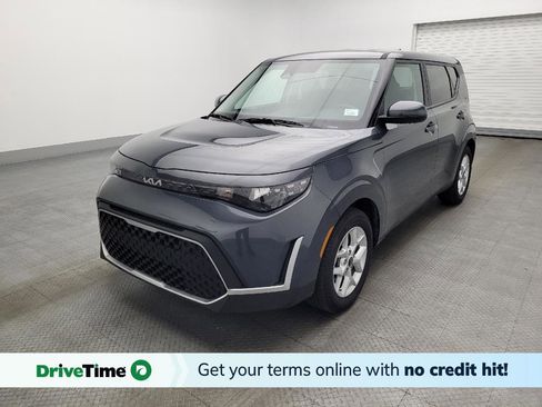 Used 2025 Kia Soul LX image 1