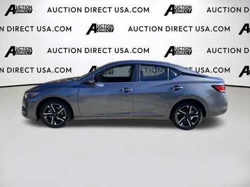 Used 2024 Nissan Sentra SV image 3