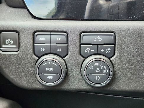Used 2022 Chevrolet Silverado 1500 RST AWD/4WD image 21