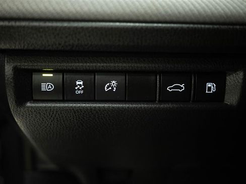 Used 2025 Toyota Camry SE FWD image 28