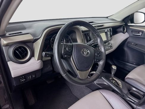 Used 2013 Toyota RAV4 Limited FWD image 9