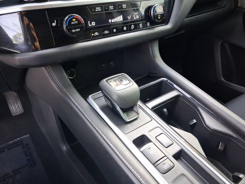 Certified 2024 Nissan Pathfinder SV FWD image 22