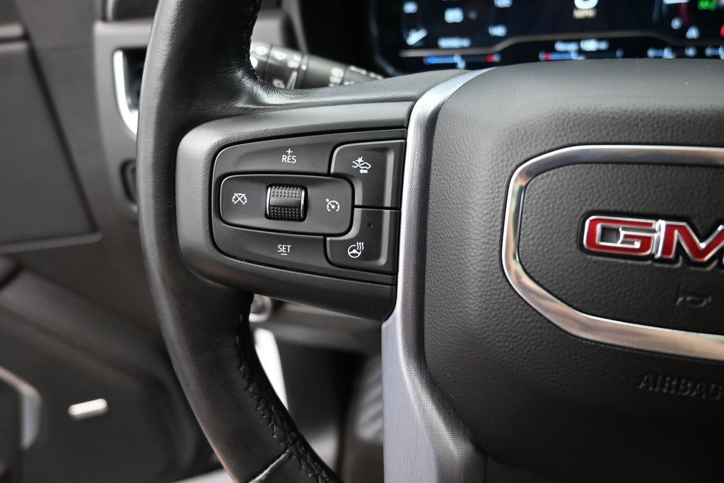 Used 2022 GMC Yukon SLT w/ SLT Premium Package RWD image 3