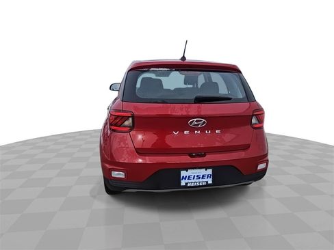 Used 2023 Hyundai Venue SE image 7