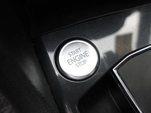 Used 2019 Volkswagen Tiguan SEL R-Line image 21