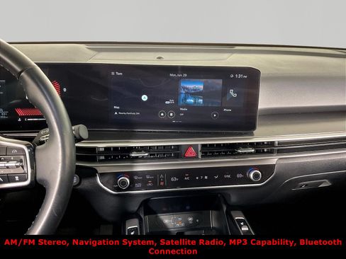 Used 2024 Kia Sorento S w/ Panoramic Sunroof Package FWD image 9