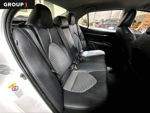 Certified 2019 Toyota Camry SE image 19