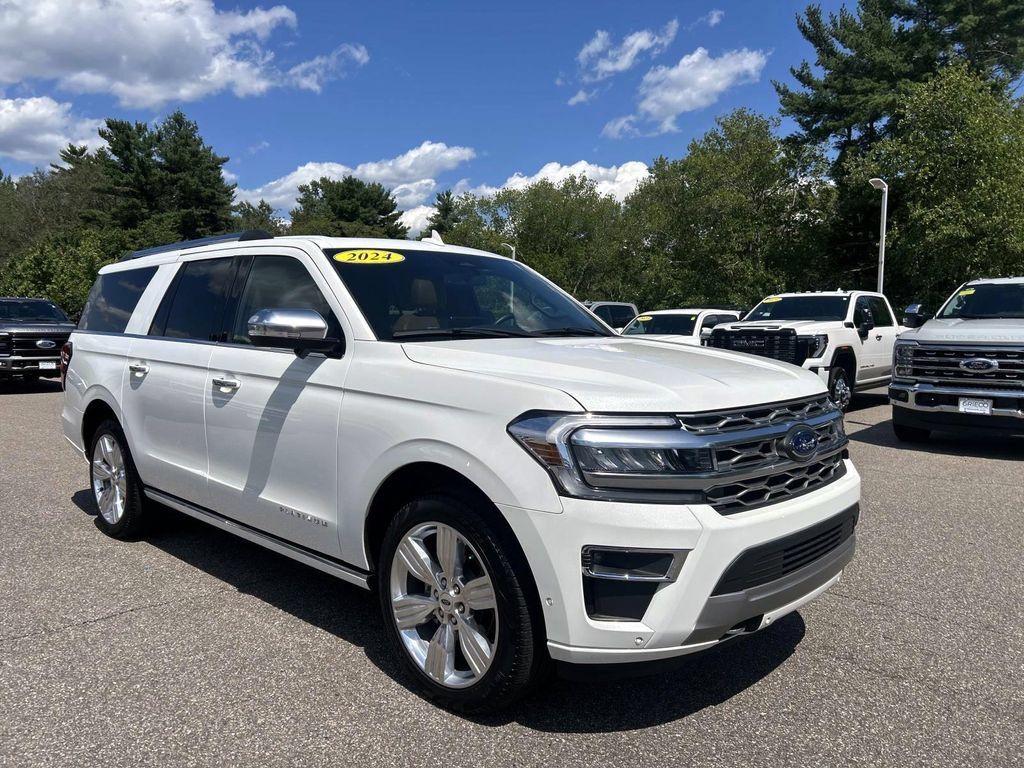 Used 2024 Ford Expedition Max Platinum AWD/4WD image 1