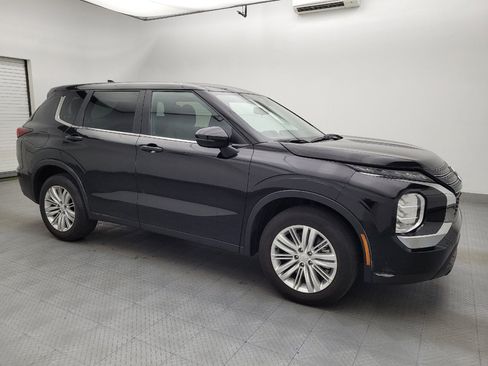 Used 2024 Mitsubishi Outlander ES FWD image 11