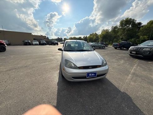 Used 2004 Ford Focus SE FWD image 18