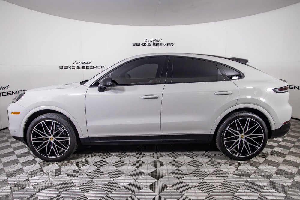 Used 2024 Porsche Cayenne Coupe AWD/4WD image 10