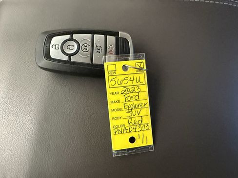Used 2023 Ford Explorer Platinum w/ Technology Package image 33